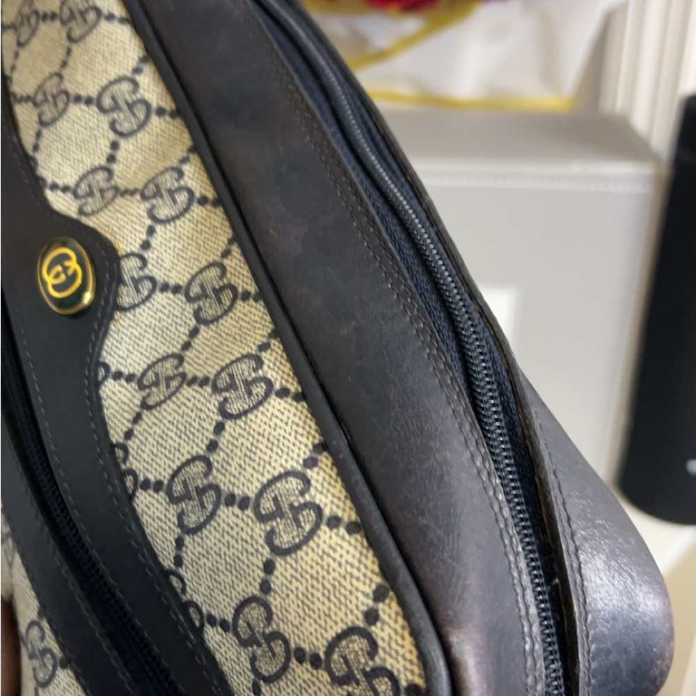 Gucci Gray Suede Interior Crossbody - Picture 11 of 12